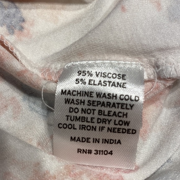 A womens New Directions floral stretch 3/4 sleeve regular size top XL.  NWT - Picture 4 of 6